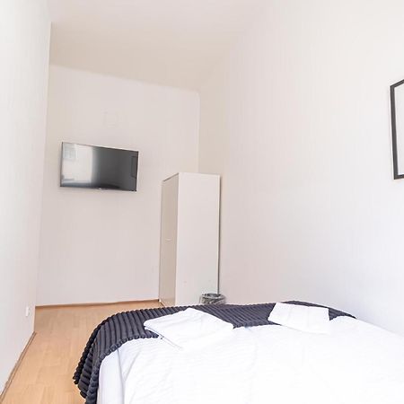 Sweet 3Br Shared Apt Near Wiener Stadthalle & Central Esterno foto