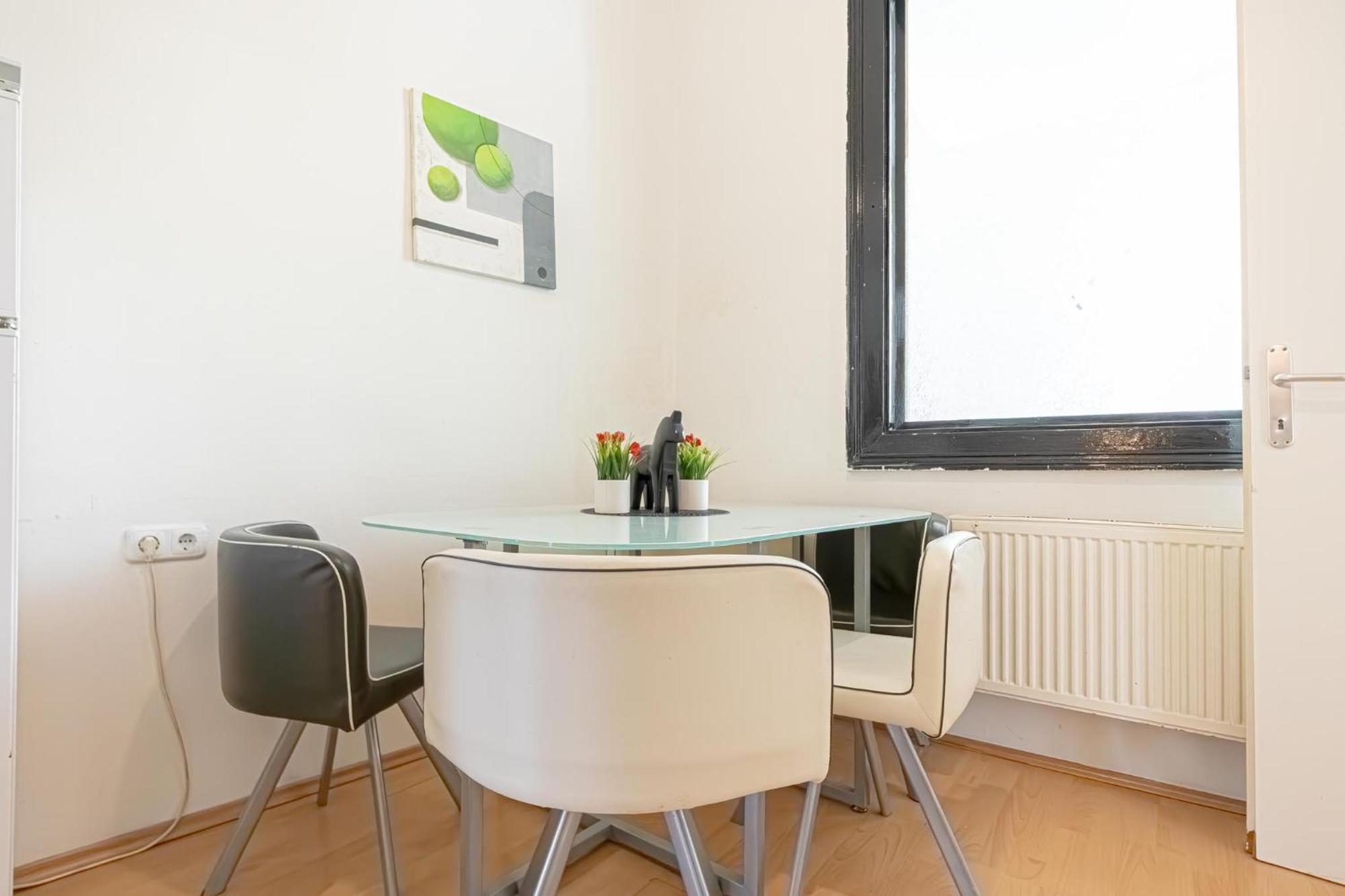 Sweet 3Br Shared Apt Near Wiener Stadthalle & Central Esterno foto