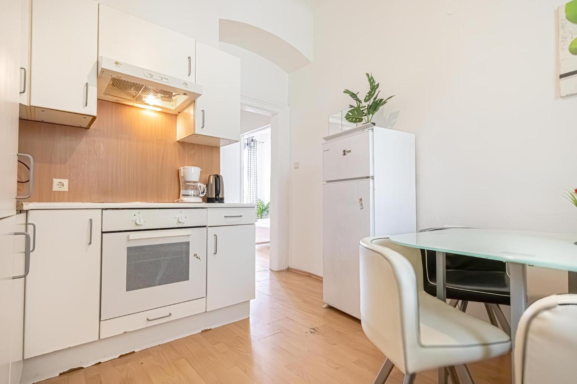 Sweet 3Br Shared Apt Near Wiener Stadthalle & Central Esterno foto